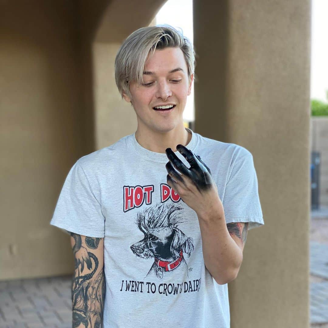 Ghastlyのインスタグラム：「Mental instability: a 4 pt story」
