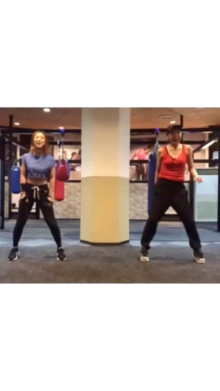 mizuのインスタグラム：「💃💃💃 おうちで LET'S MIZUMBA💃 ・ #zumba #おうち時間  #運動不足解消」
