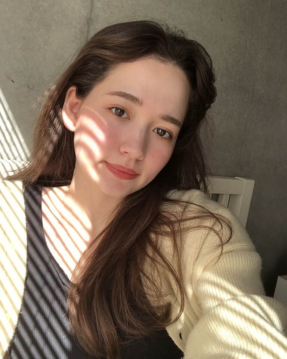 加藤愛里クリスティーナのインスタグラム：「天気いい日は家の中でも幸せ☺️」