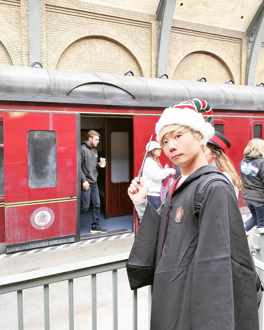 時椿サスケさんのインスタグラム写真 - (時椿サスケInstagram)「プリッとChannelのTikTok始めたからみてねー！ 個人のTikTokも再開しましたーw  #TikTokはじめたよー #前の写真ね #家の中でのTikTokキライじゃない #楽しく生きないともったいない #YouTubeも最近さらに好きなことやってます #チャンネル登録よろしくねー」4月29日 18時44分 - zashiki_sasuke