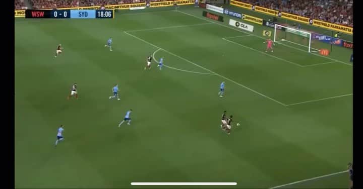 ミッチェル・デュークのインスタグラム：「This feeling is addictive and I can’t wait for more 😩 one of my favourite goals of the season 😁👀🔴⚫️」