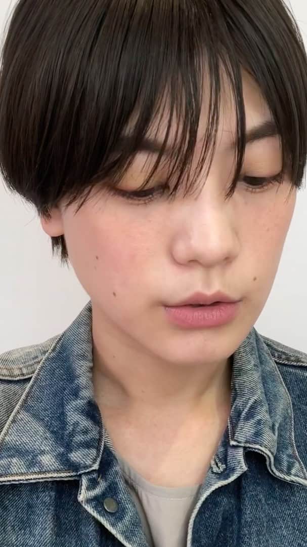 石川瑠利子のインスタグラム：「OPERAの春の限定色2色をつけてみたよ🥳🥳🥳」