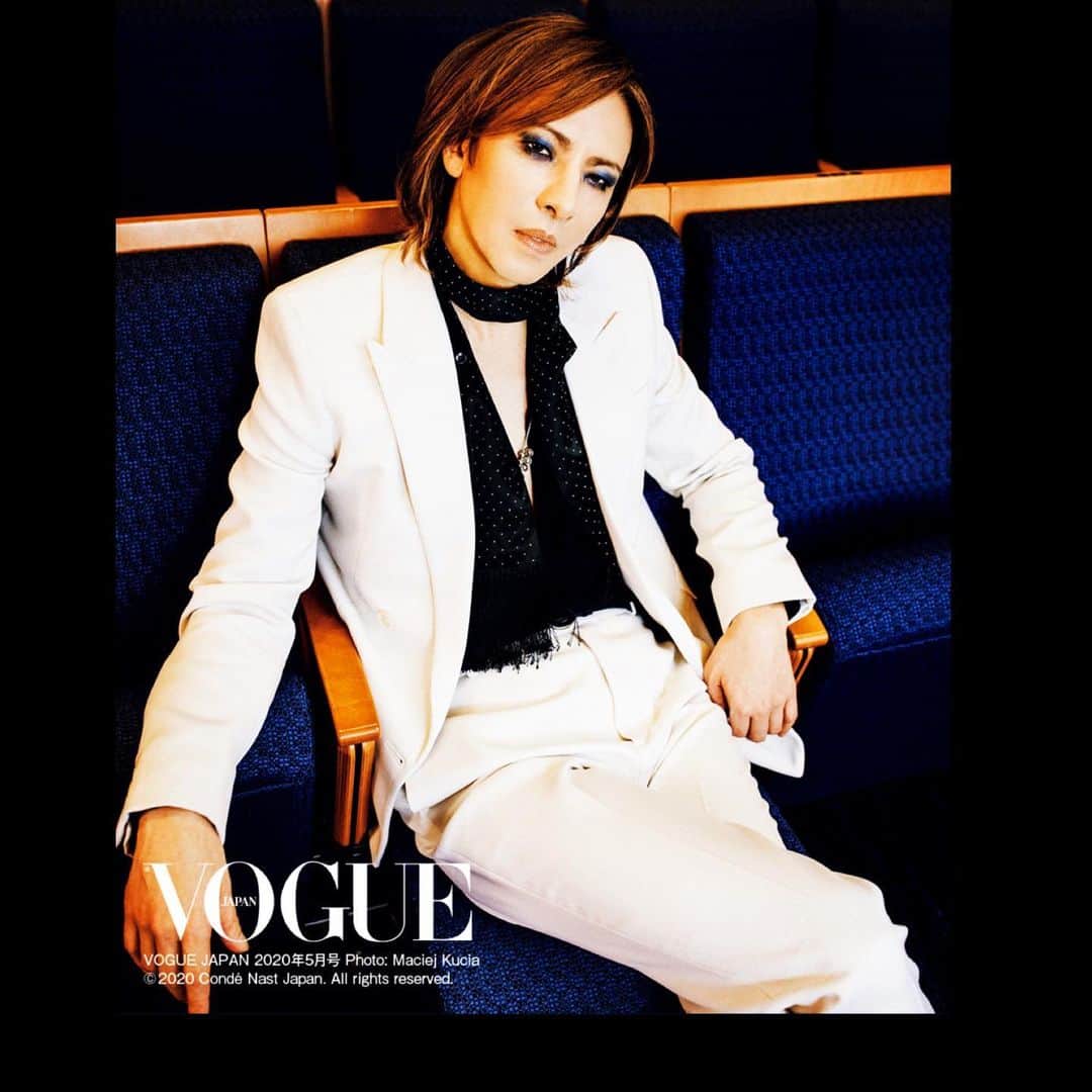 のインスタグラム：「VOGUE “#YOSHIKI talks about #KIMONO and #MUSIC at the stage of Noh Theatre.” “YOSHIKIが能楽堂の舞台で語った、KIMONOそして音楽。” https://www.vogue.co.jp/celebrity/article/yoshikimono-interview  @voguemagazine @voguejapan @yoshikimono @totem_fashion #vogue #yoshikimono #nohtheatre」