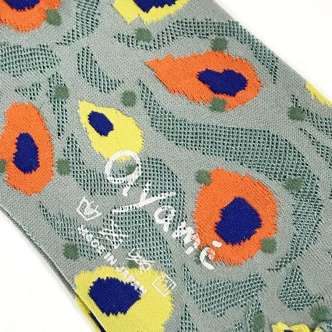 アヤメさんのインスタグラム写真 - (アヤメInstagram)「Our E-store still open🧦🔥オンラインストアは元気に営業中🧦🔥 #onlineshop #ayamesocks #sockdesign #くつした #🧦#peacocksocks #textiledesigner」4月29日 19時20分 - ayame_socks