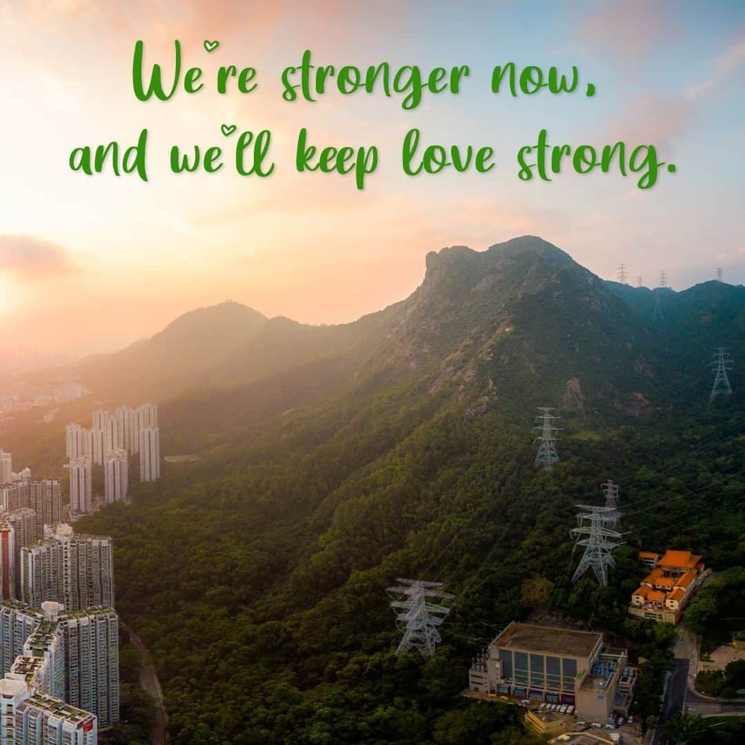 Discover Hong Kongさんのインスタグラム写真 - (Discover Hong KongInstagram)「The strength we see now is inspiring 💪 同舟共濟，成就温暖人心的力量 💪 #staycurious #DiscoverHongKong  #香港逗陣行 #後會有期 #MissYouToo #HKMissYouToo #HKMissesYouToo」4月29日 19時45分 - discoverhongkong