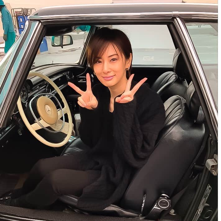 北川景子　ファンアカウントのインスタグラム：「❤︎" 💗✌😊✌️💗 ✼••┈┈••✼••┈┈••✼ #北川景子 #kitagawakeiko #keikokitagawa  #景子さん #景子ちゃん」