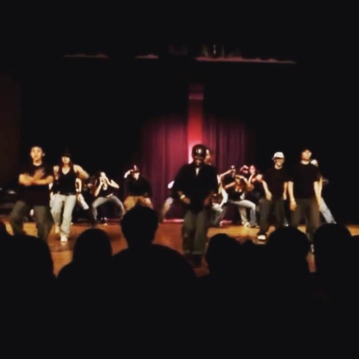 ダショーン・ジョーダンのインスタグラム：「I’ve been spending a lot of time reminiscing during this quarantine and came across some gems... Throwing it back to my 2006 dance group days! Check out the kid front and center 🕺🏾 If you know me, you know I love to dance. Especially when there’s good music and good vibes! I’ve been really tapping into everything that brings me happiness these days and I hope by sharing it, I can keep other people’s spirits high too! ————————————————————————— With that being said... I have a dance challenge that I‘m posting soon and I nominate all of you to join in! It’s a Jamaican dancehall inspired movement and all I ask is that you have fun with it! WE are all ONE. Let’s keep the good times and good vibes rolling! ONE LOVE 🙏🏾❤️💫」