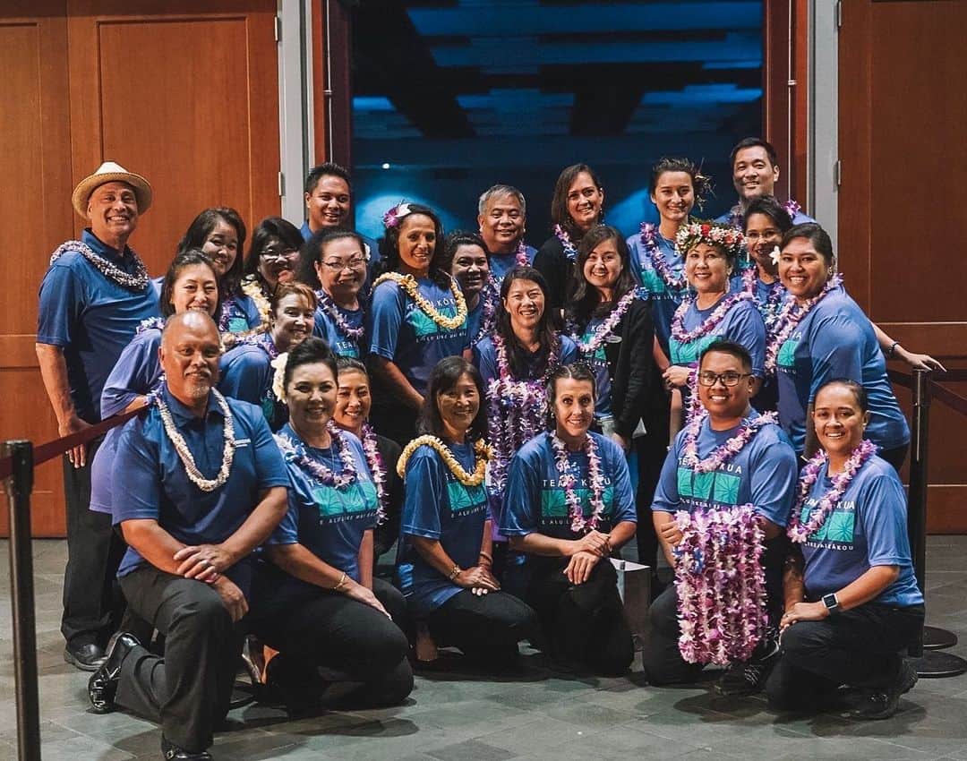 ハワイアン航空さんのインスタグラム写真 - (ハワイアン航空Instagram)「Although this year’s Hawaiian Airlines May Day Concert will look a little different than last year's, the spirit of #aloha still lives on! 🌺 Join us this Friday, May 1 for live broadcasts of the annual Lei Day celebration from the comfort and safety of your home:⠀ ⠀ 🔸 7 p.m. HST on Hawaiʻi TV broadcast (KHNL), HawaiiNewsNow.com, or Facebook Live at @HawaiiNewsNow⠀ 🔸 8 p.m. HST on Hawaiʻi TV broadcast (K5) or HawaiiNewsNow.com⠀ ⠀ #MayDayisLeiDay #Throwback @KeauhouBand @KahuliLeoLea」4月29日 11時28分 - hawaiianairlines