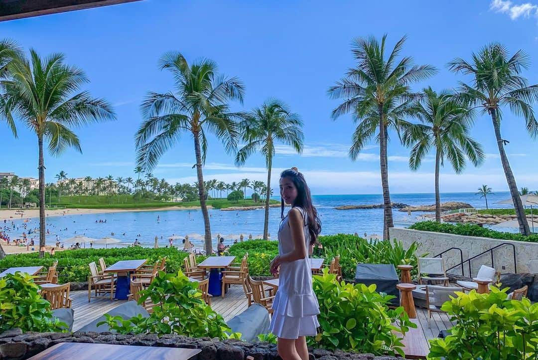 砂田早紀のインスタグラム：「懐かしい... また早く海外行けるようになりますように。  りさことハワイ行きたいな。 彼女は私のハワイガイド笑🌺  #ハワイ#fourseasons」