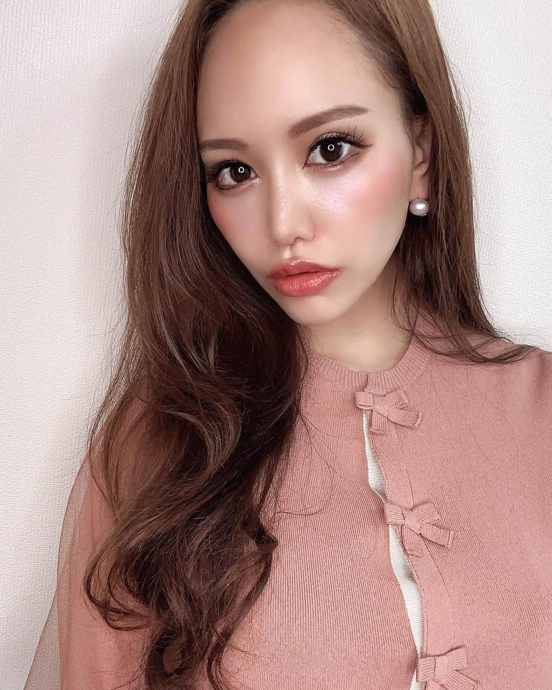 のインスタグラム：「. お天気良くてポカポカだね😌 おはようー💕💕 .  #おうち時間 #お家時間 #おうちにいよう  #早く夏になれ  #fabric #新宿ファブリック #ファブリック #ラウンジ #キャバクラ #キャバ嬢 #歌舞伎町 #歌舞伎町キャバ嬢 #桜ゆみ #ColorHasNoGender」
