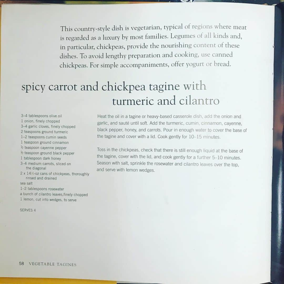 ジェニファー・ビールスさんのインスタグラム写真 - (ジェニファー・ビールスInstagram)「Time to bust out the #tagine Trying to give love to every tiny cell so I can send it back out into the world. Take good care of yourselves. ❤️ #cooking (who me?!) #lifeinthetimeofcorona」4月29日 13時01分 - thejenniferbeals