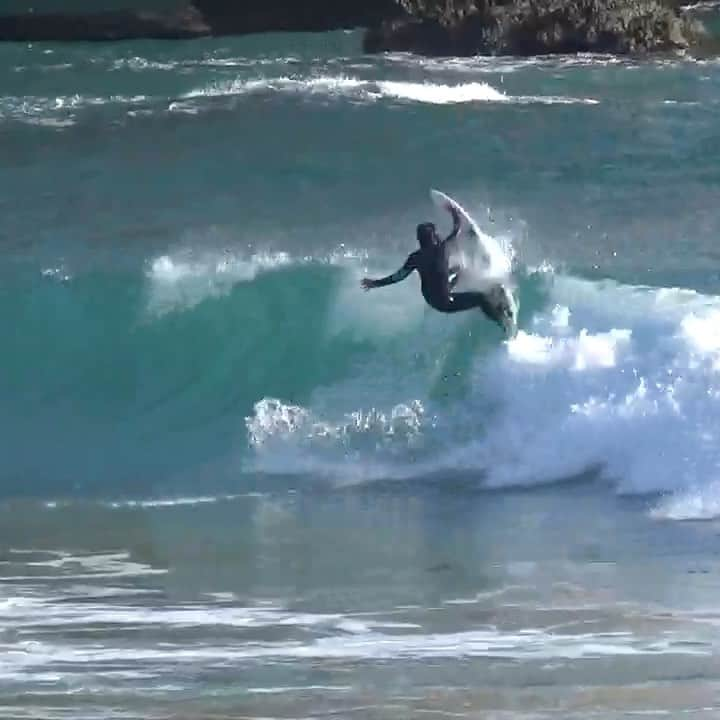 須田なつきのインスタグラム：「✨🤍🏄‍♀️ . 📹: 2020年の1月」