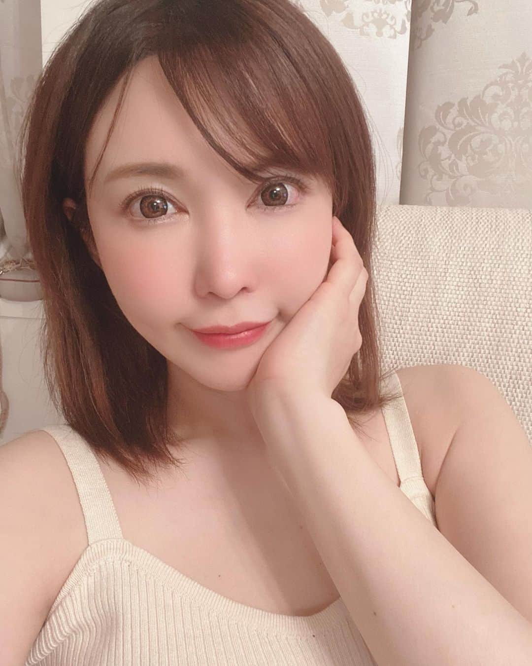 里美ゆりあのインスタグラム：「GWみんなはどんなおうち時間過ごす〜？ #おうち時間 #gw」