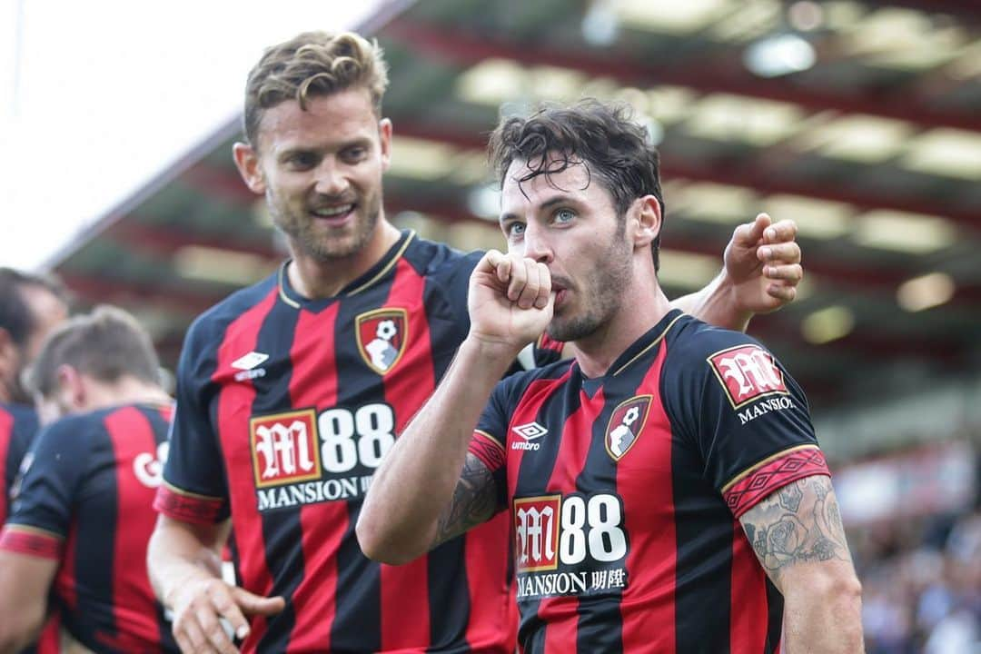 AFCボーンマスさんのインスタグラム写真 - (AFCボーンマスInstagram)「Happy birthday, @adamsmith912! 🎁🥳 What a journey it’s been so far 👏 #afcb 🍒」4月29日 20時03分 - afcb