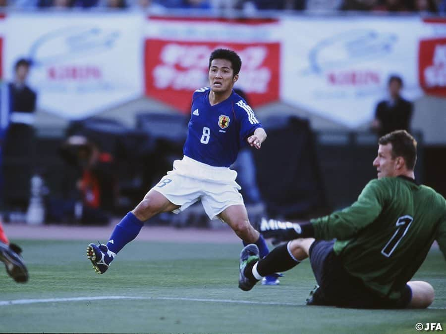 日本サッカー協会さんのインスタグラム写真 - (日本サッカー協会Instagram)「【#OnThisDay】2002.4.29🔙 ・ キリンカップサッカー2002 #日本代表 1-0 スロバキア代表 📍国立競技場 ⚽#西澤明訓 ・ 日韓共催ワールドカップイヤーの2002年。#トルシエ 監督は前日会見で「皆を驚かす」と語り、“超攻撃的”と表される布陣で臨んだ。 ・ GK #曽ヶ端準 DF #松田直樹 #宮本恒靖 #中田浩二 MF #三都主アレサンドロ⇒61'#鈴木隆行 #中村俊輔 #森島寛晃⇒69'#小笠原満男 #戸田和幸⇒67'#久保竜彦 #稲本潤一⇒46'#福西崇史 FW #柳沢敦⇒56'#波戸康広 #西澤明訓⇒67'#明神智和 ・ #jfa #daihyo #samuraiblue」4月29日 15時16分 - japanfootballassociation