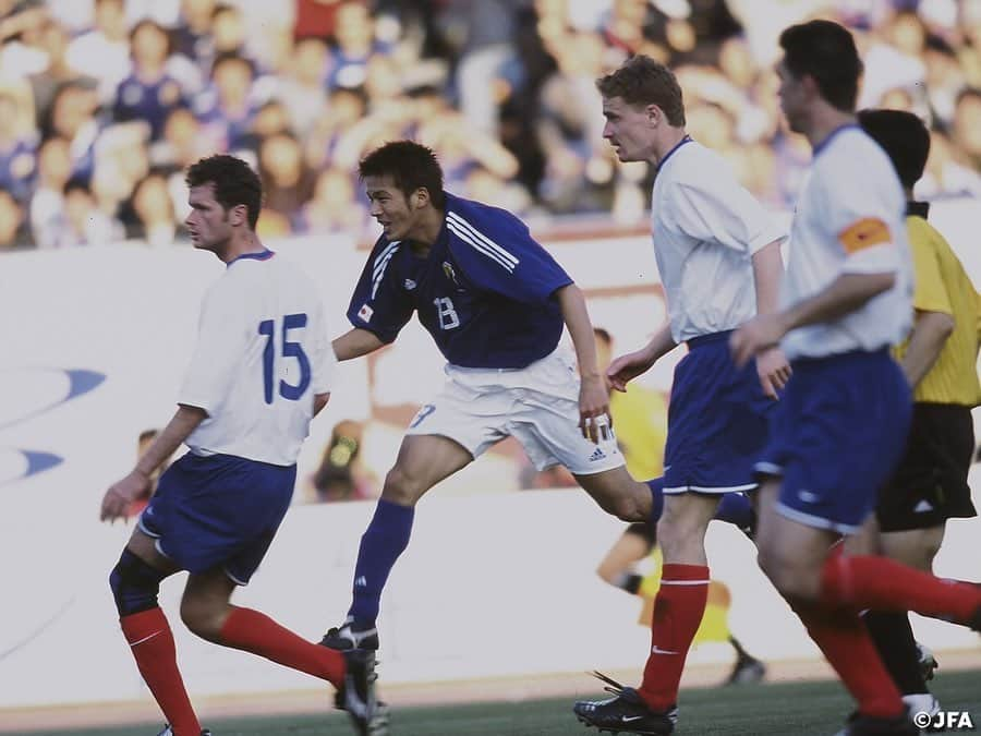 日本サッカー協会さんのインスタグラム写真 - (日本サッカー協会Instagram)「【#OnThisDay】2002.4.29🔙 ・ キリンカップサッカー2002 #日本代表 1-0 スロバキア代表 📍国立競技場 ⚽#西澤明訓 ・ 日韓共催ワールドカップイヤーの2002年。#トルシエ 監督は前日会見で「皆を驚かす」と語り、“超攻撃的”と表される布陣で臨んだ。 ・ GK #曽ヶ端準 DF #松田直樹 #宮本恒靖 #中田浩二 MF #三都主アレサンドロ⇒61'#鈴木隆行 #中村俊輔 #森島寛晃⇒69'#小笠原満男 #戸田和幸⇒67'#久保竜彦 #稲本潤一⇒46'#福西崇史 FW #柳沢敦⇒56'#波戸康広 #西澤明訓⇒67'#明神智和 ・ #jfa #daihyo #samuraiblue」4月29日 15時16分 - japanfootballassociation