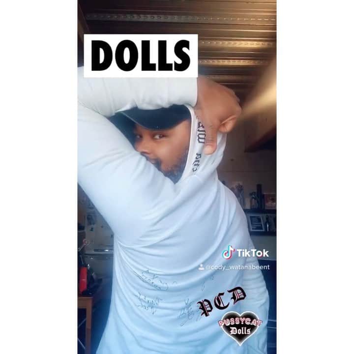 Codyのインスタグラム：「A lil morning TikTok!  @nicolescherzinger made a #Dontchadancechallenge and I had to jump on! Shoutout to @therealcarmit for getting my hoodie signed by the girls back in the day in Indianapolis. I was the little black gay boy dressed in full PCD merch🤣  Love you girls @pussycatdolls  #pcd #pussycatdolls #dontchadancechallenge」
