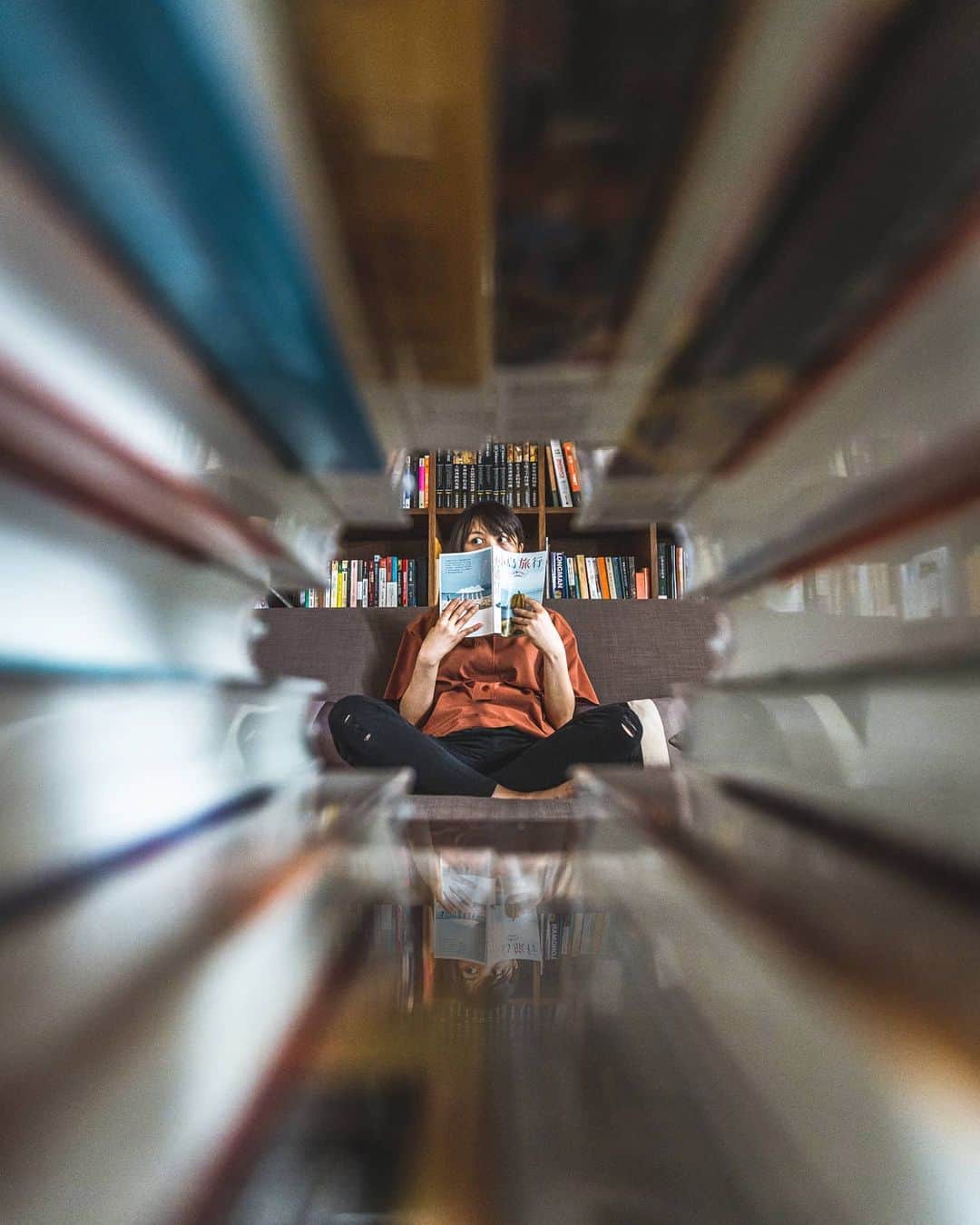 Canon Asiaさんのインスタグラム写真 - (Canon AsiaInstagram)「Staying at home is only as mundane as you make it. Take inspiration from everyday objects from a new perspective - like how @allenlo0809 has created his own ‘book-frame’ 📚 and his take on staying home and staying safe. . What everyday object will inspire you next? . 📷 Image by @allenlo0809 shot using the Canon EOS R | EF16-35mm f/2.8L II USM | f/2.8 | ISO 3200 | 1/50s | 16mm . Want your photos to be featured too? Tag them with #canonasia or submit them on My Canon Story, link in bio! . #eosrp #stayhomeproject #stayhome #inspiration #framing」4月29日 15時51分 - canonasia