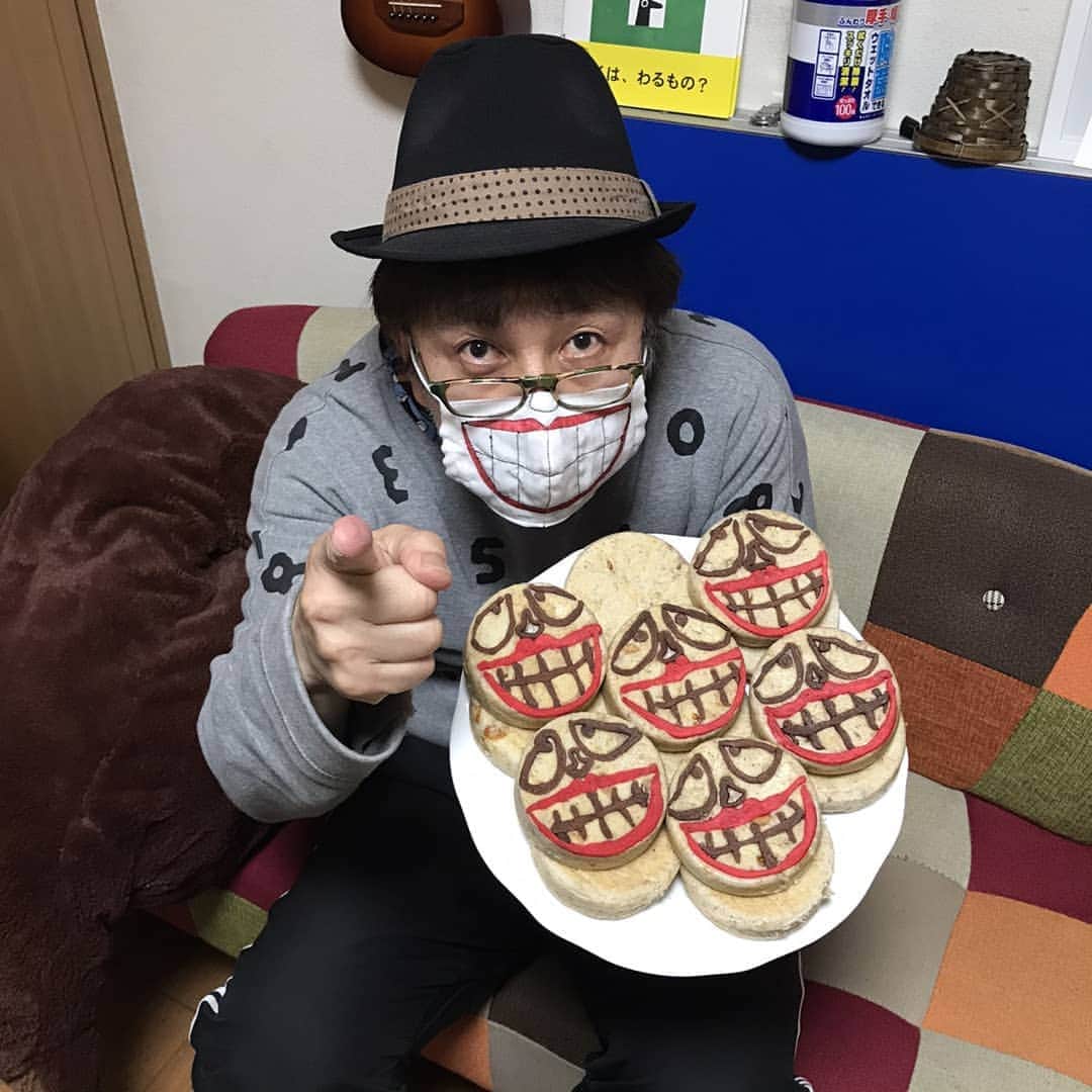 大高洋夫さんのインスタグラム写真 - (大高洋夫Instagram)「マスクの次は喪黒マフィンを焼きました！ ドーン！！！」4月29日 16時35分 - hiroo_ohtaka