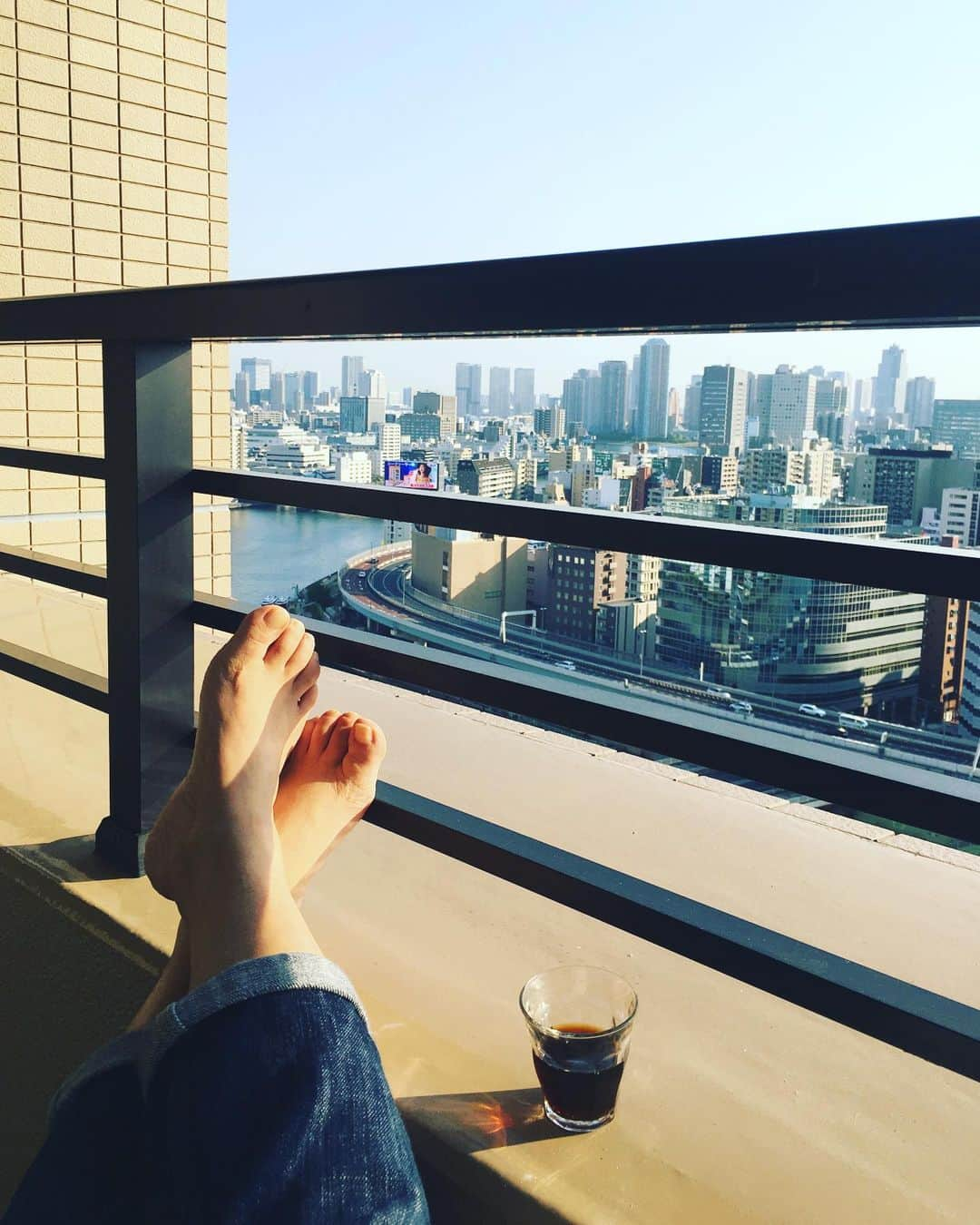 猫沢エミさんのインスタグラム写真 - (猫沢エミInstagram)「Hey Sunshine 🌞  ご機嫌だぜ〜  #lamusiquesurfip  #☕️❤️ #東京下町時間 #confinementaujapon  @fipradio」4月29日 16時29分 - necozawaemi