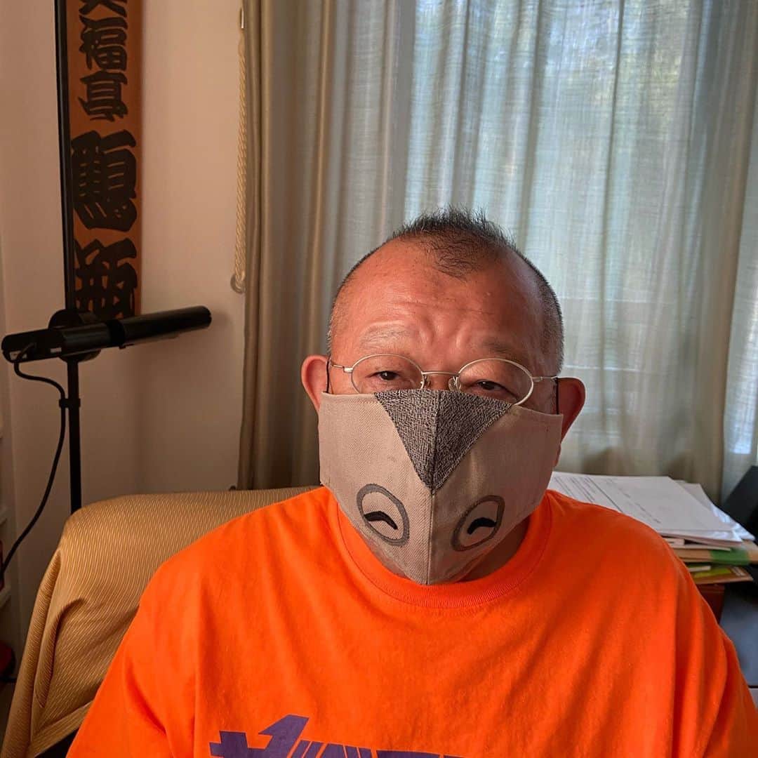 笑福亭鶴瓶さんのインスタグラム写真 - (笑福亭鶴瓶Instagram)「こんなマスクをいつもの瀬戸市の帽子屋が送ってくれました。歩きずらい。」4月29日 16時43分 - shofukuteitsurube