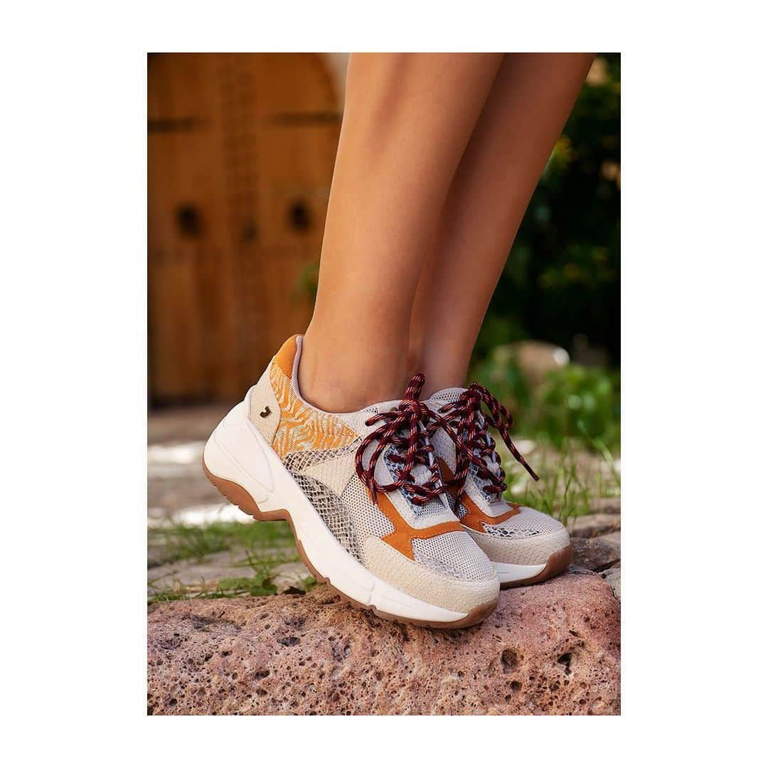 ジオセッポさんのインスタグラム写真 - (ジオセッポInstagram)「Sneakers of the week! 🧡 . . 👉🏼 Modelo VALDERICE  #YoMeQuedoEnCasa #YaQuedaMenos #NewIn #SS20」4月29日 16時48分 - gioseppo_official