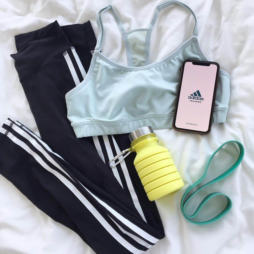 岩崎志保のインスタグラム：「10 Minutes 10 Days - Workout Challenge🦖💙 5/1(金)〜5/10(日)までの10日間adidas trainingアプリを使って毎日10分トレーニングのインスタライブ配信を行います！ スタートは毎朝8:00🌤 (朝が弱い私にとってはまずこれがとてもチャレンジ…笑) 早起きつらいけど朝身体を動かすと脂肪燃焼効果が高いし基礎代謝もUPするよ！ 早く起きれたらその分1日を有意義に過ごせるしね😉 1人よりみんなでやった方が楽しいし頑張れるから、私と一緒にこのチャレンジに参加してくれる方募集中🤝  #10x10challenge🔥 #hometeam #身体が喜ぶカラダ作り」