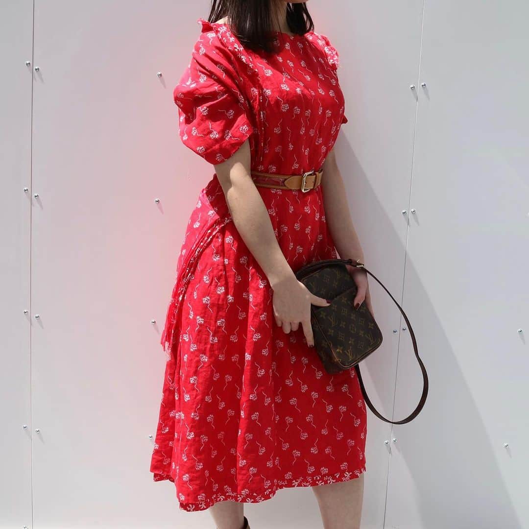 Vintage Brand Boutique AMOREさんのインスタグラム写真 - (Vintage Brand Boutique AMOREInstagram)「Comme des Garcons linen dress.  This item is only available at our boutique, but we accept orders through Direct Messages. Please send us a message if you are interested🖤  Free Shipping Worldwide✈️ ✉️ info@amorevintagetokyo.com  #ヴィンテージ #ギャルソン#コムデギャルソン #ヴィンテージブランドブティック #アモーレ #アモーレトーキョー #ヴィンテージショップ #表参道 #東京 #vintage #commedesgarcons #amoretokyo #amorevintage #vintageshops#CDG」4月29日 18時12分 - amore_tokyo