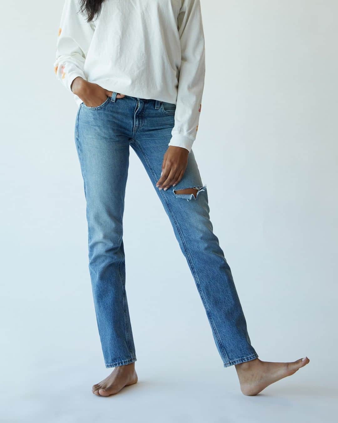 ハドソンのインスタグラム：「Laid-back blues. This pair's the Rowen in Worn Temptations and we're tempted to wear indefinitely.」