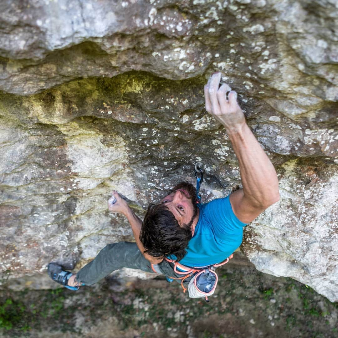 イェルネイ・クルーダーさんのインスタグラム写真 - (イェルネイ・クルーダーInstagram)「"Dreku focn" 8b+, First Ascent.  Crazy to find such a sloppy crux on limestone 👐🏻. ____________________ 📸: @martin_z_orko  ____________________ @scarpaspa @ocun.climbing @vibram @snowmonkey」4月30日 4時18分 - kruderjernej