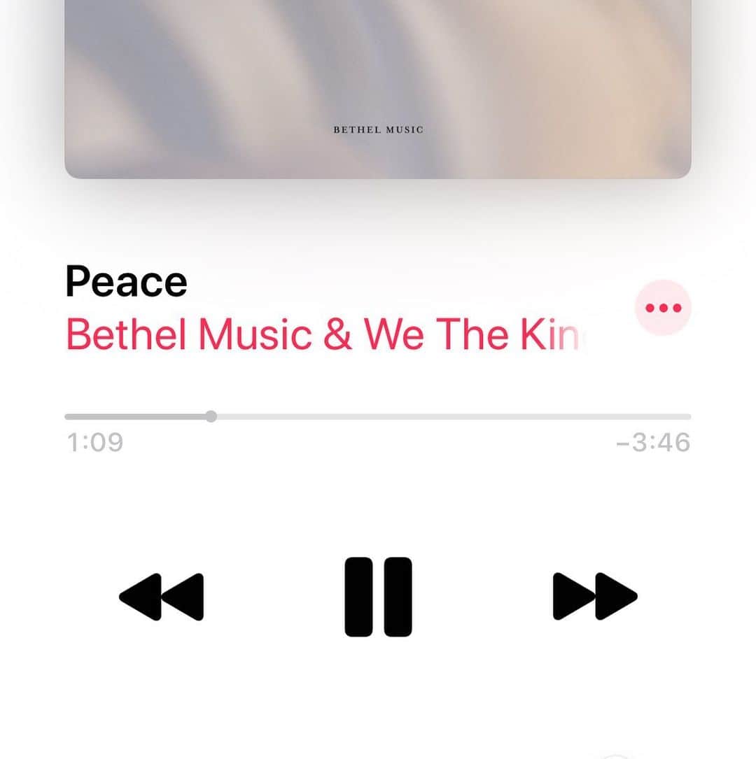 ジャスティン・ビーバーさんのインスタグラム写真 - (ジャスティン・ビーバーInstagram)「This song is beautiful. What we all need right now is peace. Go find this song listen and enjoy !」4月30日 4時48分 - justinbieber