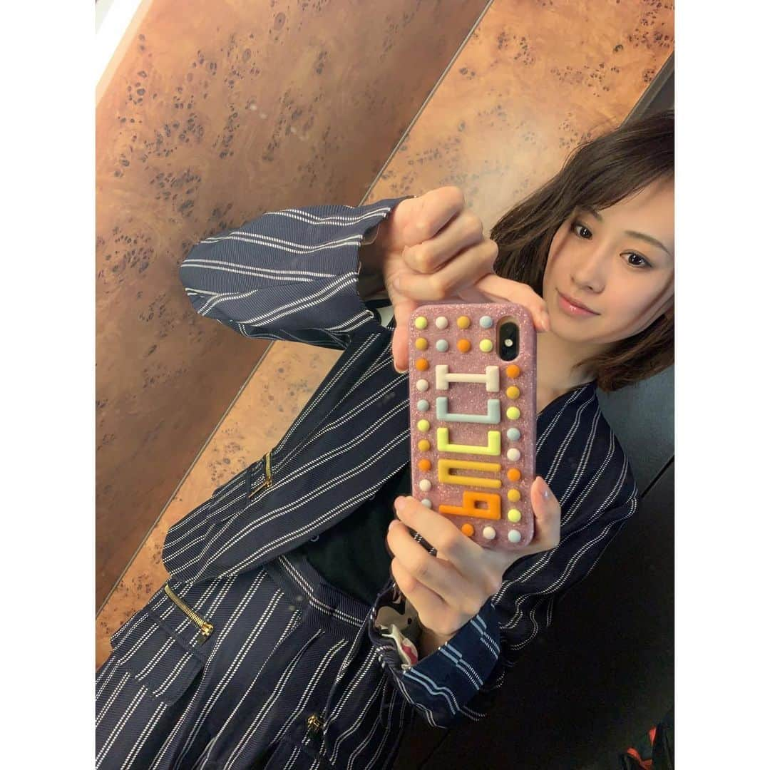 愛希れいかさんのインスタグラム写真 - (愛希れいかInstagram)「. . 「EMILIO PUCCI」 お洋服かわいかったな☺️ .  #写真整理してたら #パリでの写真でてきた #カレンダー #オフショット #iPhoneケースも #EMILIOPUCCI」4月29日 20時08分 - manakireika_official