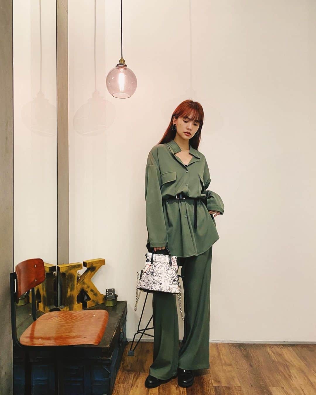 のインスタグラム：「來唷 俺的穿搭照  #ootd #穿搭照」