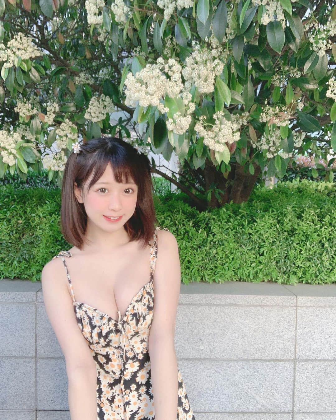 Yamiさんのインスタグラム写真 - (YamiInstagram)「雏菊连衣裙🌼( ´ ꒳ ` )」4月29日 20時15分 - real__yami