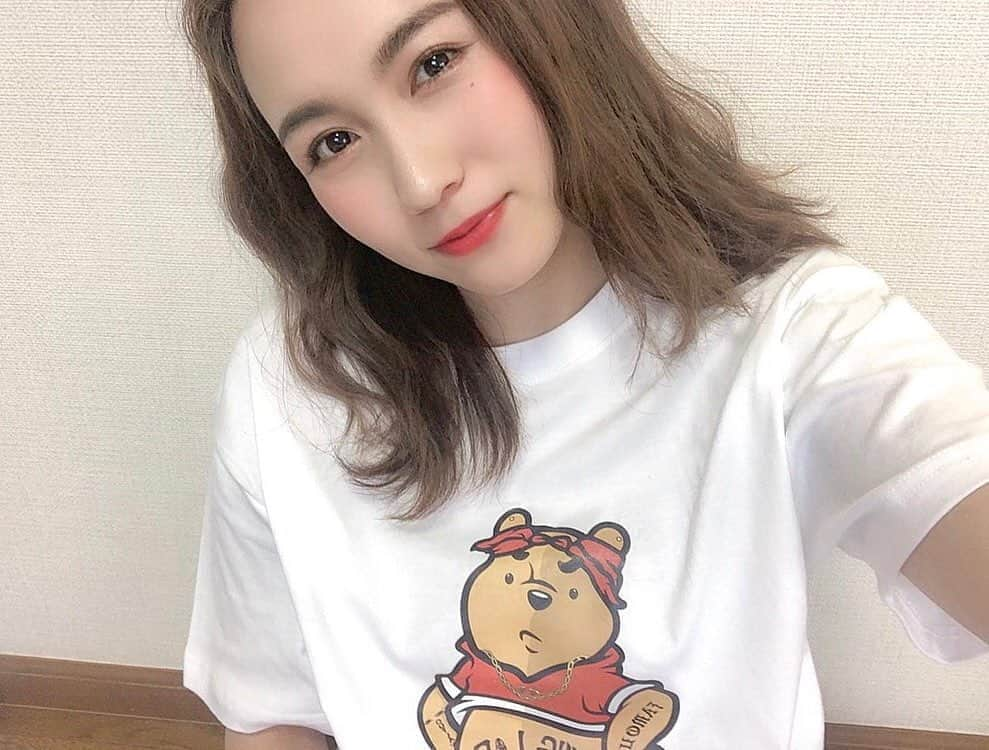 密照幸映さんのインスタグラム写真 - (密照幸映Instagram)「ぷーぱっく. . 🐝🍯 鬼かわ❤️ 早くこれ着て出掛けたい！！ . . .  #ぷーぱっく #プーさん #鬼かわ #ファッション #worldwidefamous #famous #pooh #likeit #fashion #me #stayhome」4月29日 20時56分 - saemissho_