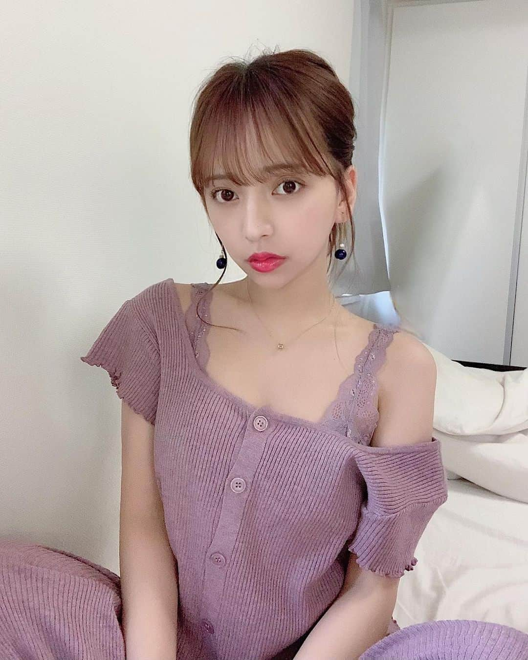 平尾優美花（ゆみちぃ）さんのインスタグラム写真 - (平尾優美花（ゆみちぃ）Instagram)「かわいいroomwearばっかり集めてる🍓 リブのセットアップにルームブラもついてるの♡ #ravijour #UNOxRAVI」4月29日 21時01分 - hirao_yumika