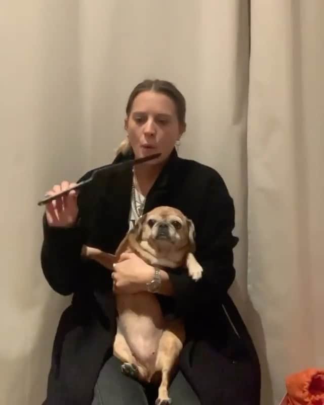 マリオン・コティヤールのインスタグラム：「Génie  #repost @marie_papillon_ ・・・ Concerto en dièse bémol op.237  Mouvement II. Bibigretto」