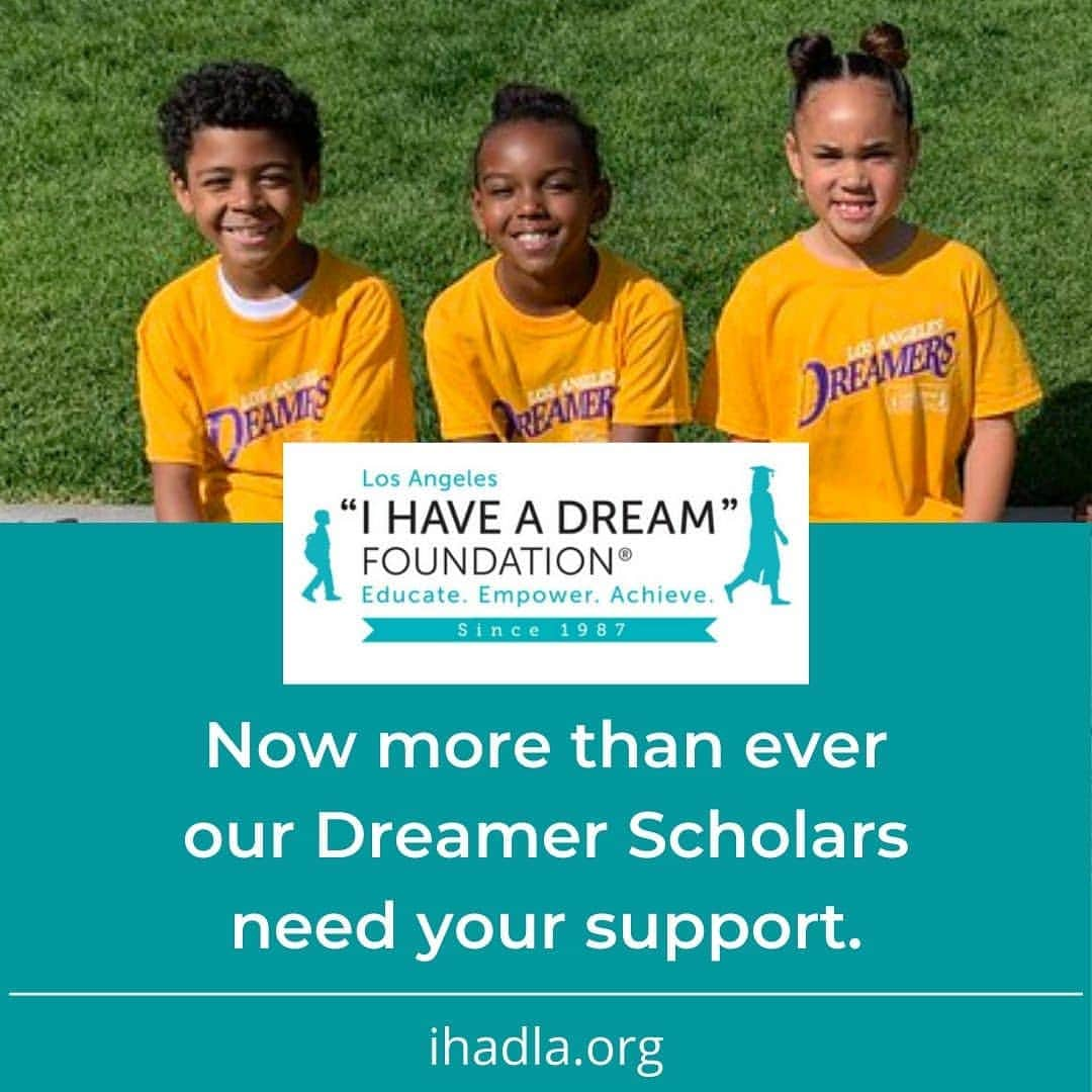 レジーナ・キングのインスタグラム：「The “I Have a Dream” Foundation-LA @ihadla is a charity near and dear to my heart. I have seen the exceptional and impactful work they do. #IHADLA provides academic, emotional and fundamental support to students (Dreamer Scholars) from underserved LA communities beginning in the first grade and continuing through college graduation and/or through the start of their careers. The #COVID-19 crisis is having a deep impact on the students and their families  Please consider making a donation today at the link in my bio or at ihadla.org.  No amount is too small. Your contribution will go straight to academic and emotional support as well as essential needs (like food) for  the students and their families. Thank you for considering and taking the time to read 💜💛」