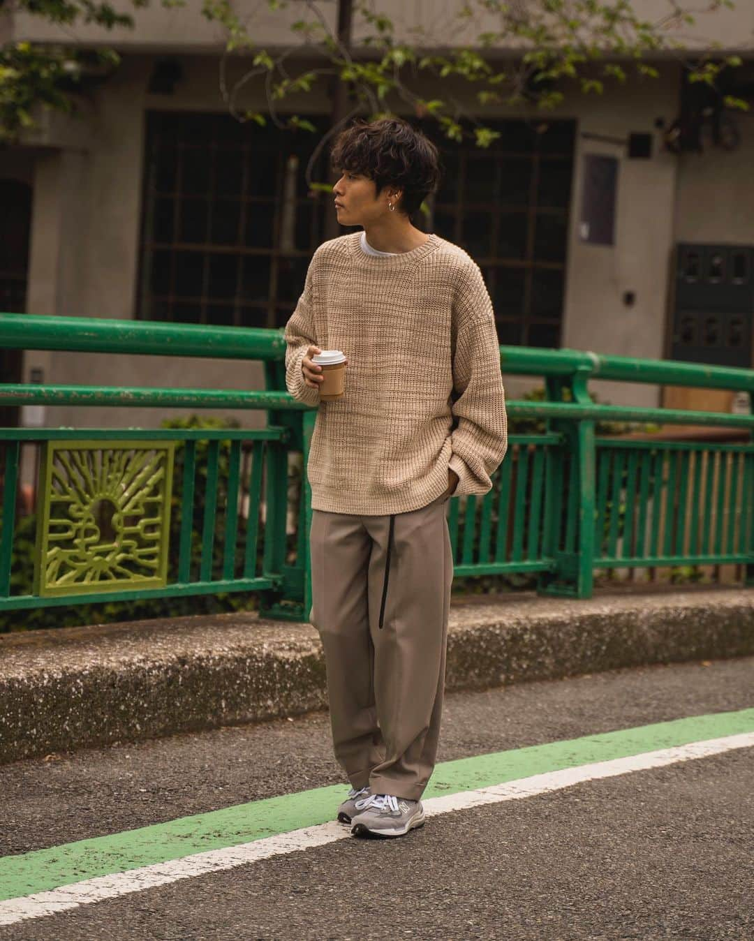 Ryoさんのインスタグラム写真 - (RyoInstagram)「ㅤㅤㅤㅤㅤㅤㅤㅤㅤㅤㅤㅤㅤ ニットにスラックスにスニーカー。 楽で落ち着きます☕️ ㅤㅤㅤㅤㅤㅤㅤㅤㅤㅤㅤㅤㅤ knit:#yoketokyo pants:#beautifulpeople shoes:#newbalance992」4月29日 21時42分 - ryo__takashima