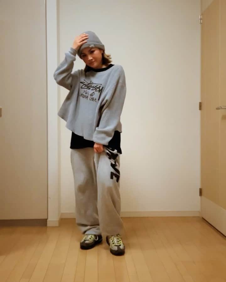 HARUKA MUTOのインスタグラム：「That's Facts💞 ﻿ @djcarisma @tydollasign ♬﻿ Choreo Begginer Class✨﻿ 昨日のオンラインレッスン受けてくれた皆ありがとう🙏﻿ ﻿基礎含め何度も練習してみてね！！🤟🏽﻿ 狭い空間でもしっかり身体動かせるものを 伝えていきます！ Nextオンラインレッスンは今週土曜日にFamily Dance ClassとChoreo No Levelです！﻿ まだまだ受付中なので気になる人は一緒に燃えましょう😎﻿私は毎回汗だくっす💦 #harukamuto #choreography #thatsfactschallenge #thatsfacts #djcarisma #tydollasign #dancechallenge #stayhome #おうち時間 #おうちダンス #オンラインレッスン」