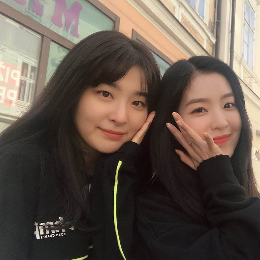 スルギさんのインスタグラム写真 - (スルギInstagram)「Some photos of SEULRENE as promised. 🐻🐰 @hi_sseulgi @renebaebae @redvelvet.smtown #REDVELVET #레드벨벳 #SEULGI #슬기 #🐻」4月29日 22時09分 - kristiandawal29