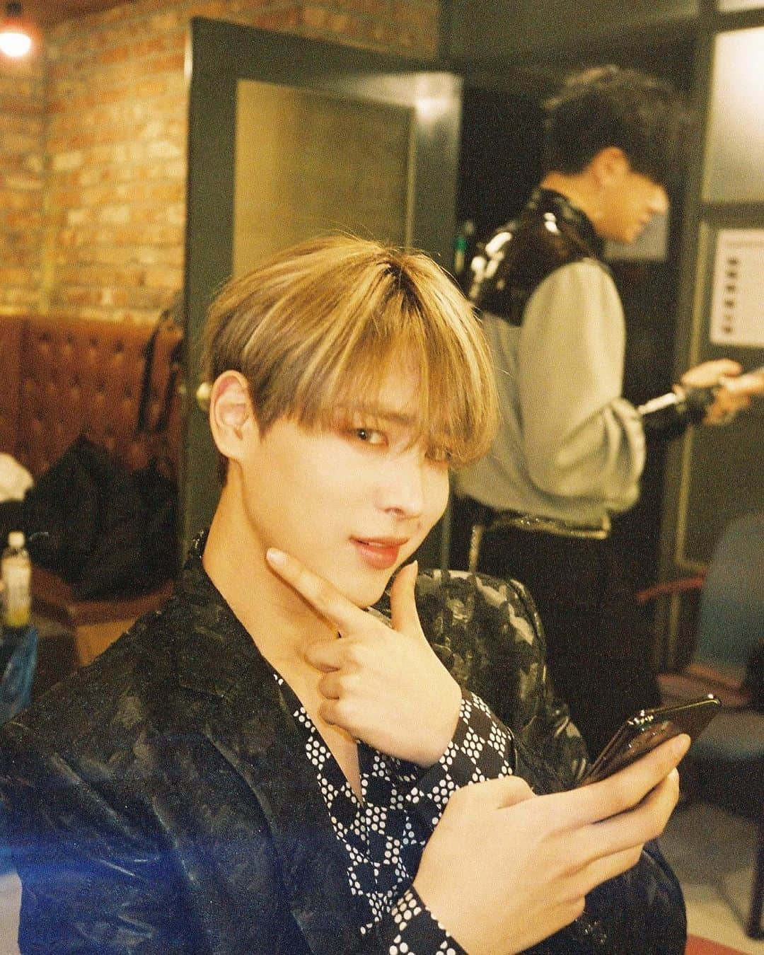 Victonさんのインスタグラム写真 - (VictonInstagram)「[V_V] #VICTON_SEUNGSIK_VIEW #승식이의_시선📸 #Howling - VLIVE 다시보기 ▶ https://www.vlive.tv/video/188168 - #SeungSik #강승식」4月29日 22時53分 - victon1109