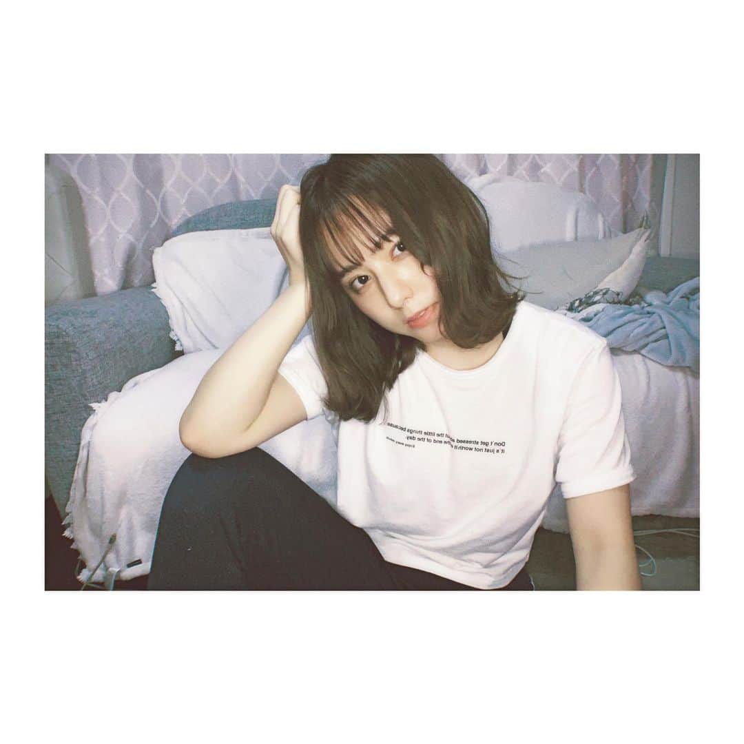 前田美里のインスタグラム：「本日のお家ノスタルジック。 (リモートトレーニング🏃‍♀️) #おうち時間 #stayhome #ノスタルジック #リモートワーク #トレーニング #ウェア #film #film_jp #写真好きな人と繋がりたい #photo #instagood #instaphoto #followｍe #follow」