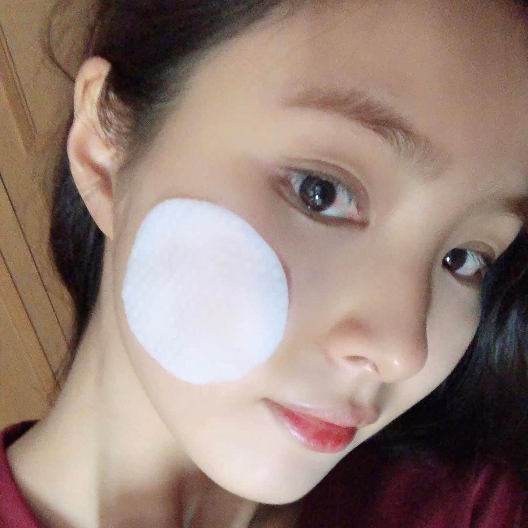 シン・セギョンのインスタグラム：「#광고모델  벌써 두 통째🌸」