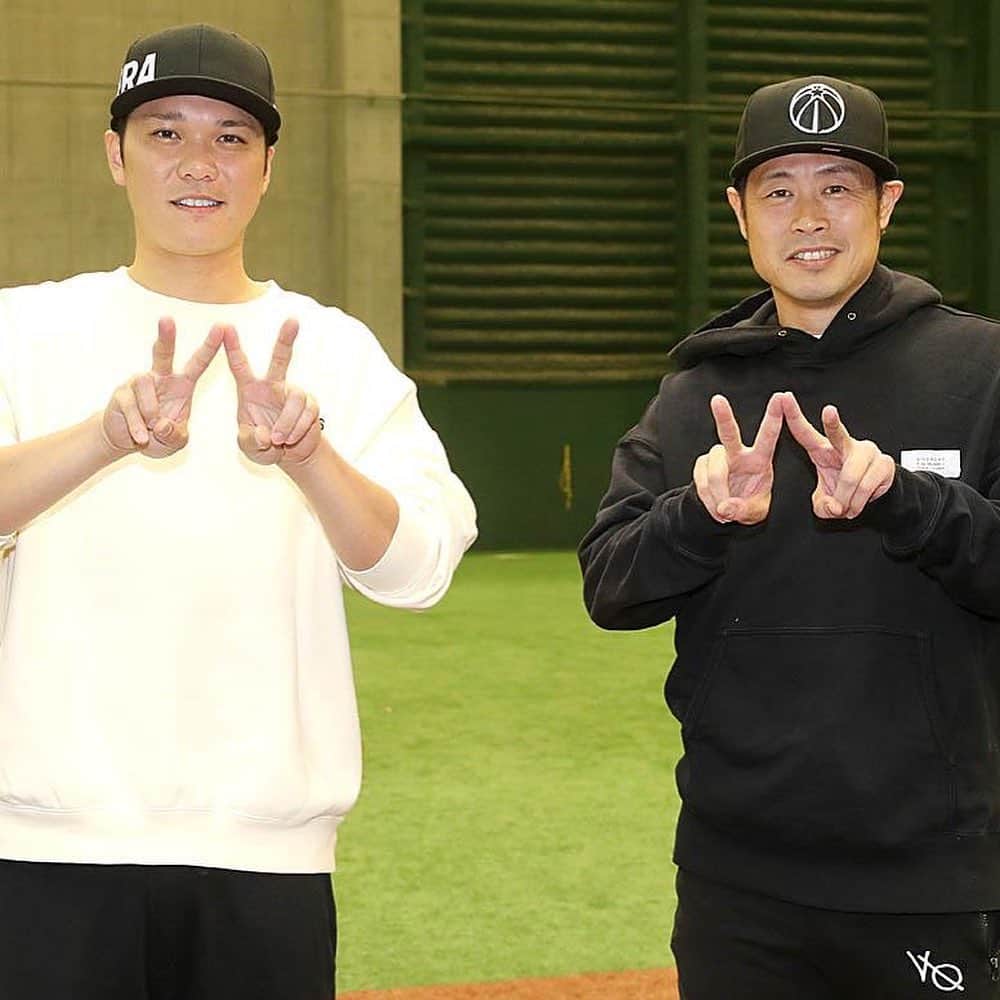 読売巨人軍さんのインスタグラム写真 読売巨人軍instagram Withfans 亀井善行 選手 坂本勇人 選手 インスタライブ Q A 企画 たくさんのご質問ありがとうございました 当選者の方には近日中にdmをお送りします インスタライブ の様子は公式youtubeで