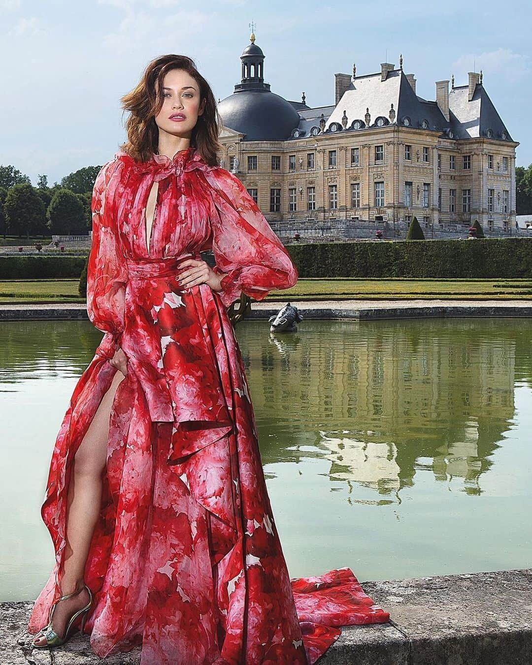 オルガ・キュリレンコさんのインスタグラム写真 - (オルガ・キュリレンコInstagram)「I loved this shoot for @blushdreammag, it is so beautiful at @chateauvlv!  _______________________________________________________ @sandrafourqui  @amadstyle  @azizamakeupartist  @hugo.raiah @amad.kay #BlushMagazine #Magazine」4月30日 0時11分 - olgakurylenkoofficial