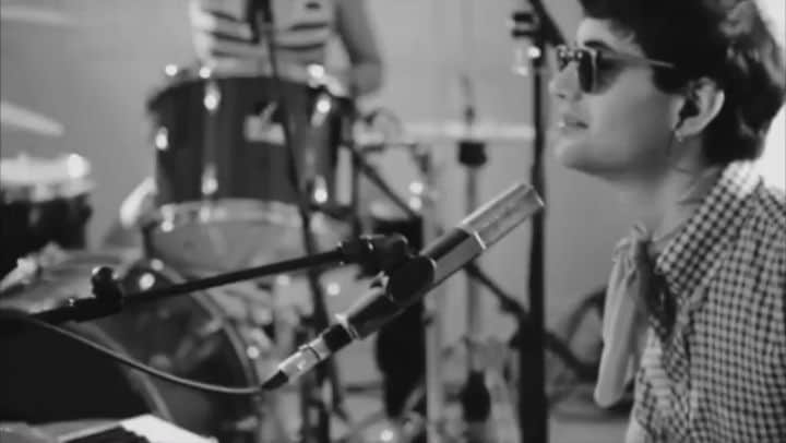 キティー・デイジー＆ルイスのインスタグラム：「Anyone a fan of modern pizzas? 🍕  You can watch the whole session over on YouTube @ocbpapersessions ✌🏽」