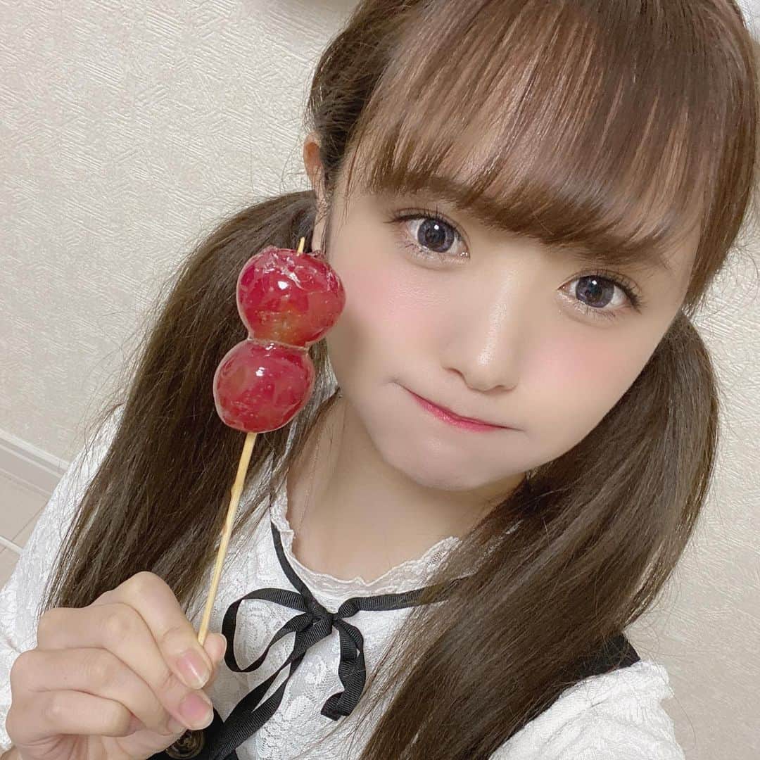 長南舞さんのインスタグラム写真 - (長南舞Instagram)「流行りのフルーツ飴作った🍇 上手く出来たよ🥰 #フルーツ飴」4月30日 1時01分 - chonanmai