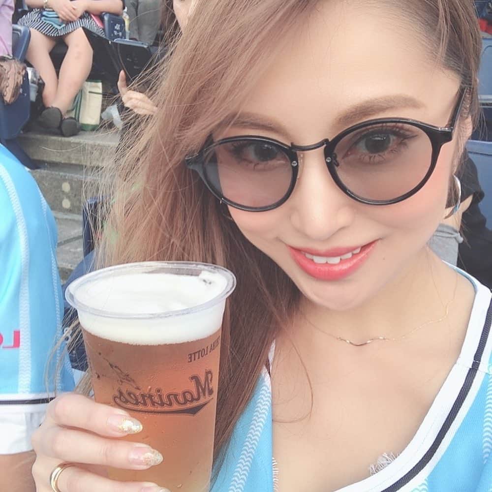 北川珠望さんのインスタグラム写真 - (北川珠望Instagram)「✯ ✯ 今年は行けるのかな？  野球にBBQに潮干狩りに 早くお外で遊びたーい。  @chibalotte_official  #千葉ロッテマリーンズ  #zozoマリンスタジアム  #自粛頑張ろう  #早くコロナが終息しますように  #早く寝ないと #午前中から仕事 #テイクアウト弁当 売ってます。 #生活リズム崩れてる ✯ ✯」4月30日 1時28分 - tamami1224