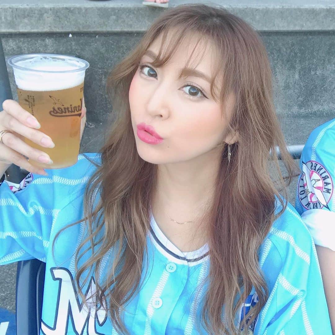 北川珠望さんのインスタグラム写真 - (北川珠望Instagram)「✯ ✯ 今年は行けるのかな？  野球にBBQに潮干狩りに 早くお外で遊びたーい。  @chibalotte_official  #千葉ロッテマリーンズ  #zozoマリンスタジアム  #自粛頑張ろう  #早くコロナが終息しますように  #早く寝ないと #午前中から仕事 #テイクアウト弁当 売ってます。 #生活リズム崩れてる ✯ ✯」4月30日 1時28分 - tamami1224